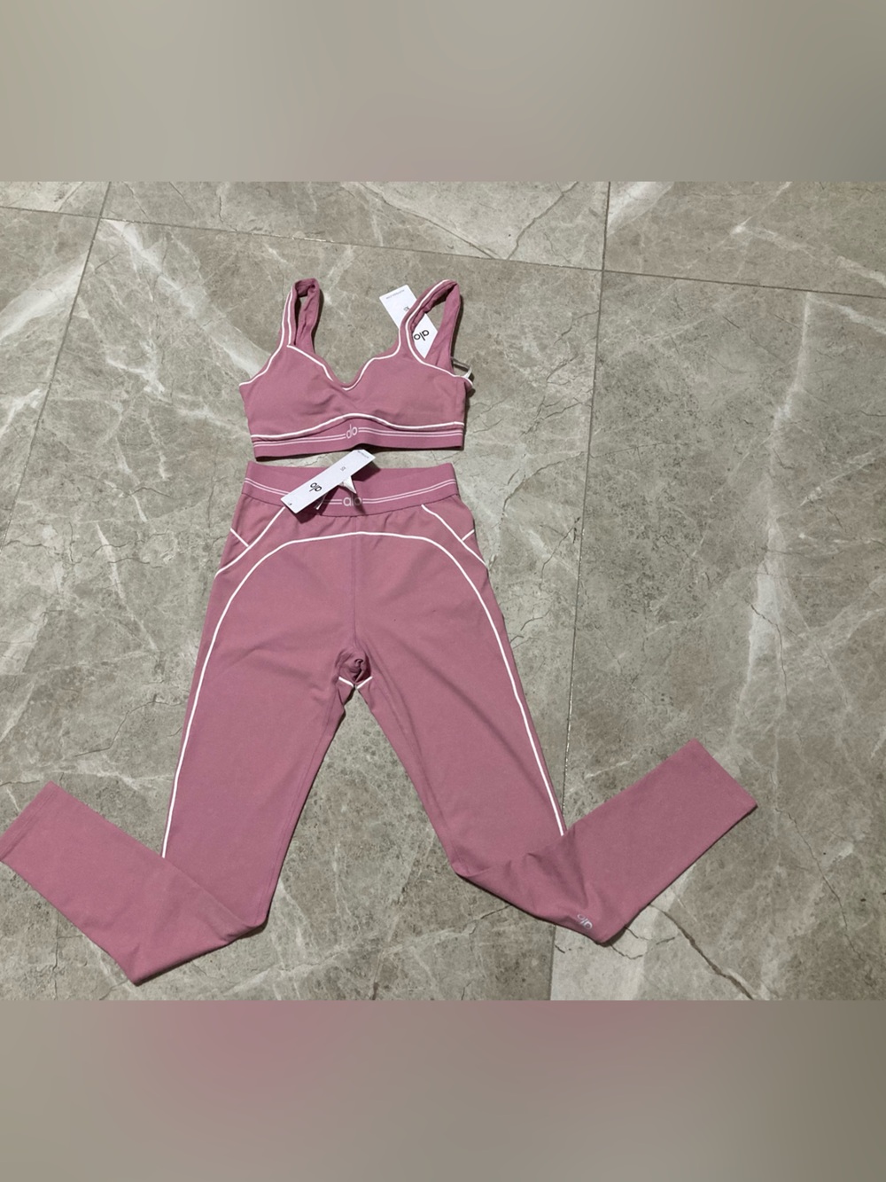ALO Yoga Dusty Rose Sports Bra & Leggings Set